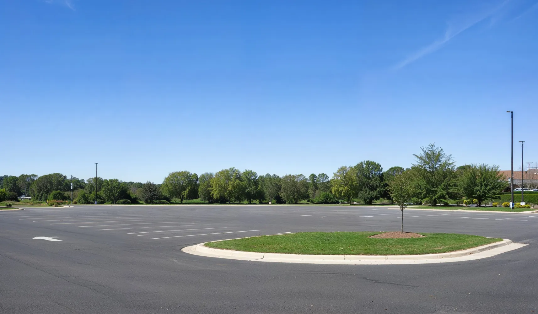 Commercial building construction project in Los Angeles with an empty commercial lot