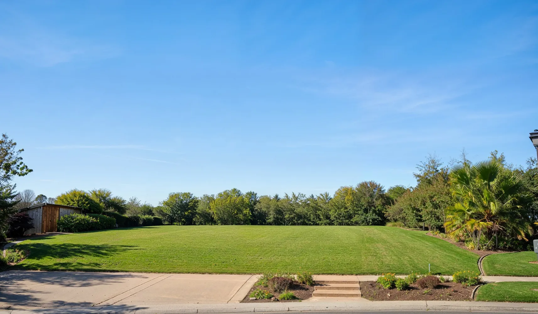 Empty lot before custom home building project in Los Angeles