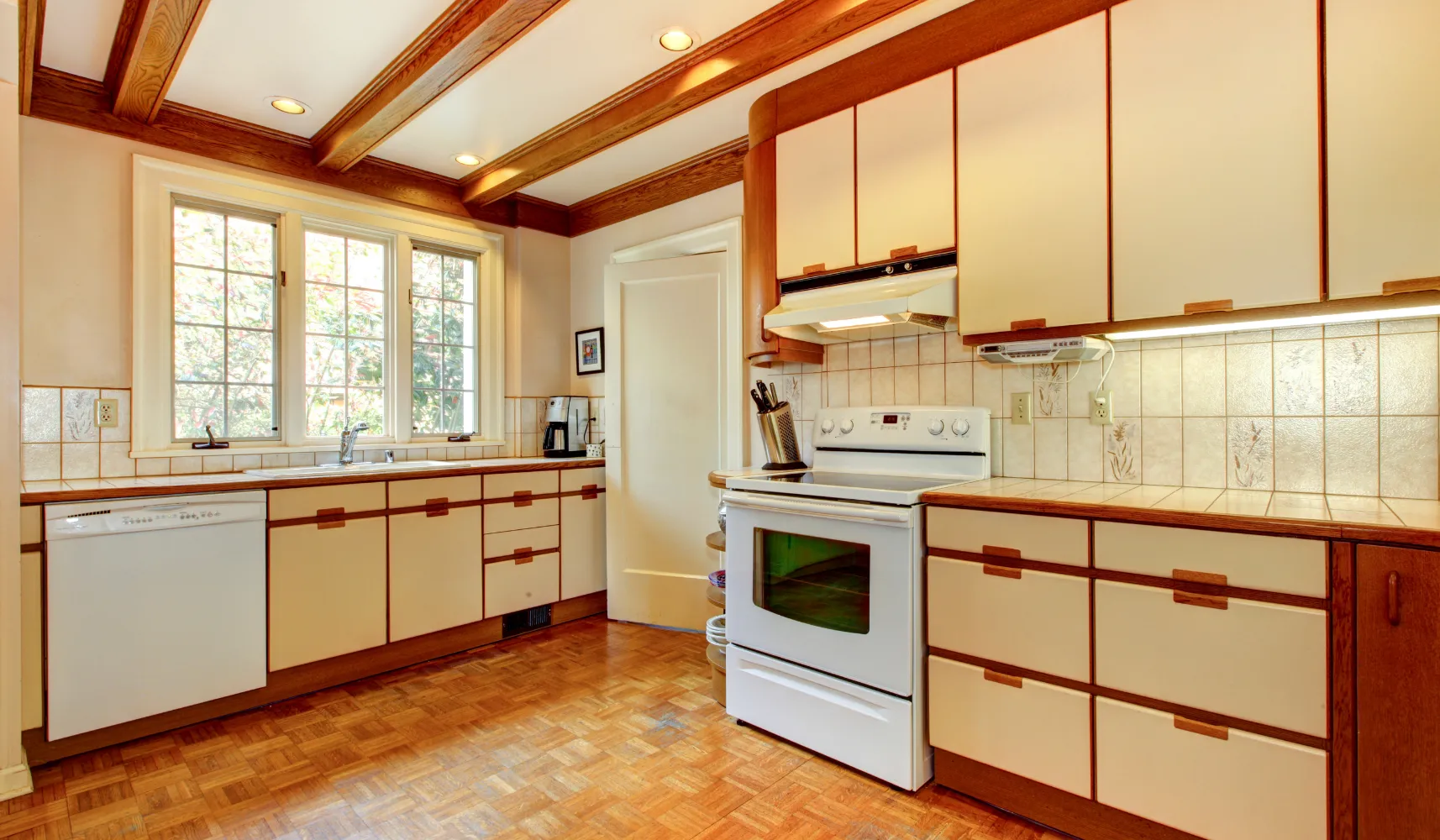 Kitchen remodeling project in Los Angeles with an outdated kitchen and cabinets